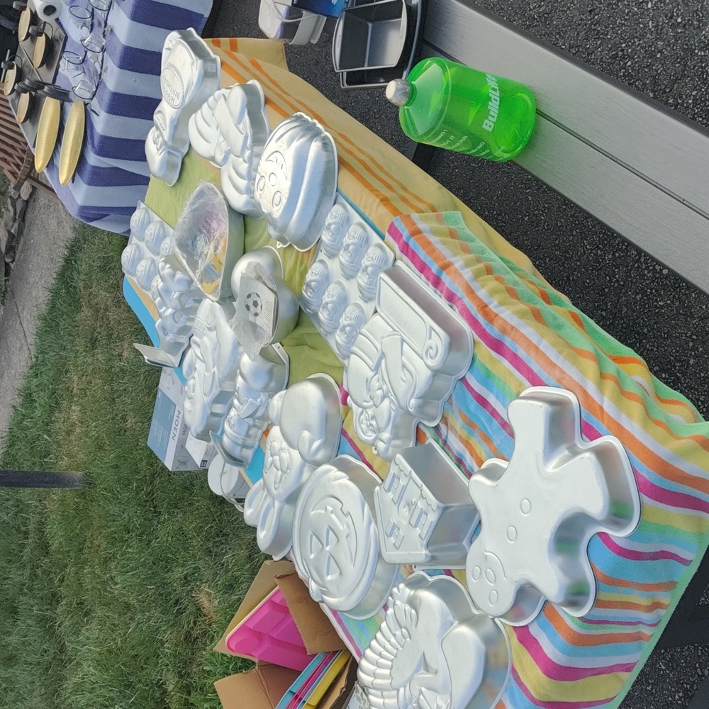 Cake pans